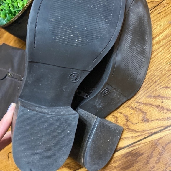 WOMENS Boots 9 Brown Tall Riding zipper winter EUC. - Picture 4 of 7